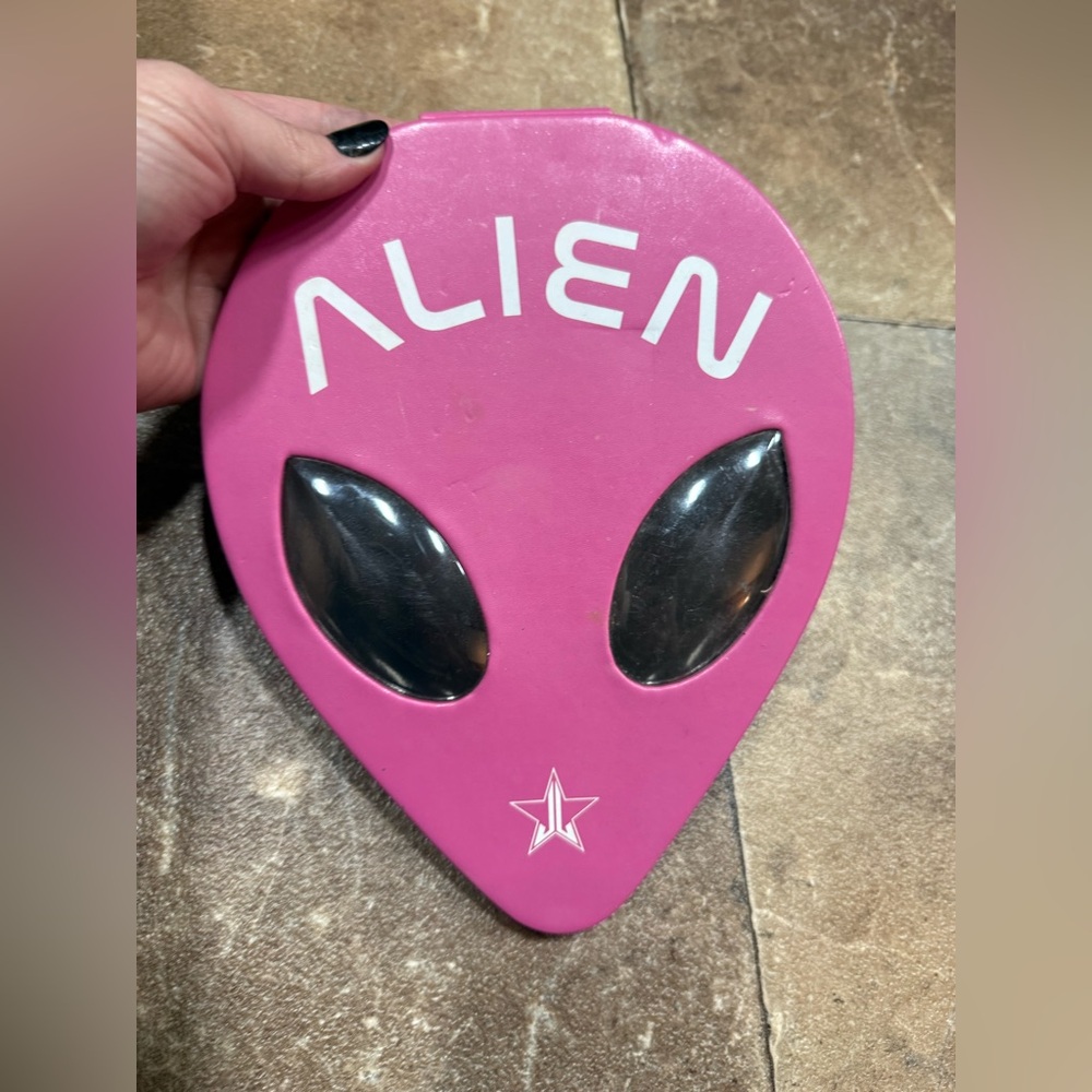 Jeffree Star Alien Eyeshadow Palette - Pink and Silver